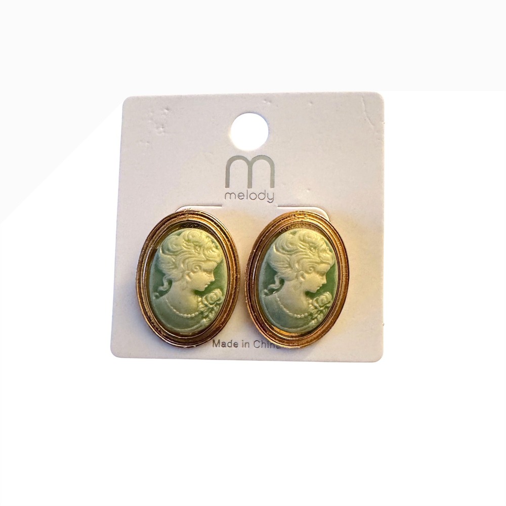 NWT Melody Green Gold Cameo Stud Earrings Victorian Style Oval Portrait Jewelry